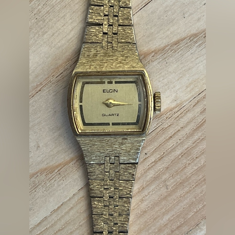 Elgin Ladies Watch Vintage Gold Tone Bracelet, Dial, Hands,  Markers